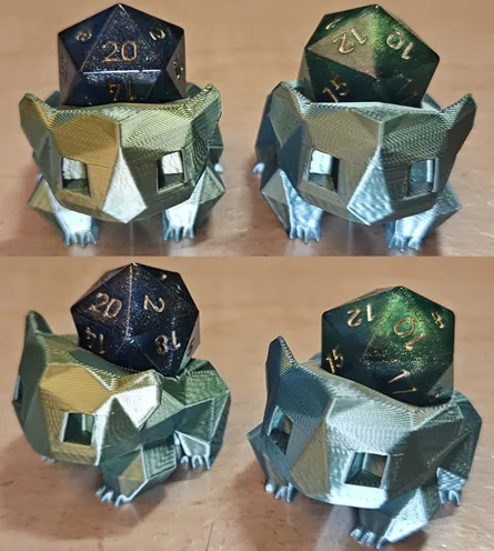 Bulbasaur D20 Dice Guardian + Mystery D20 (Random Color)